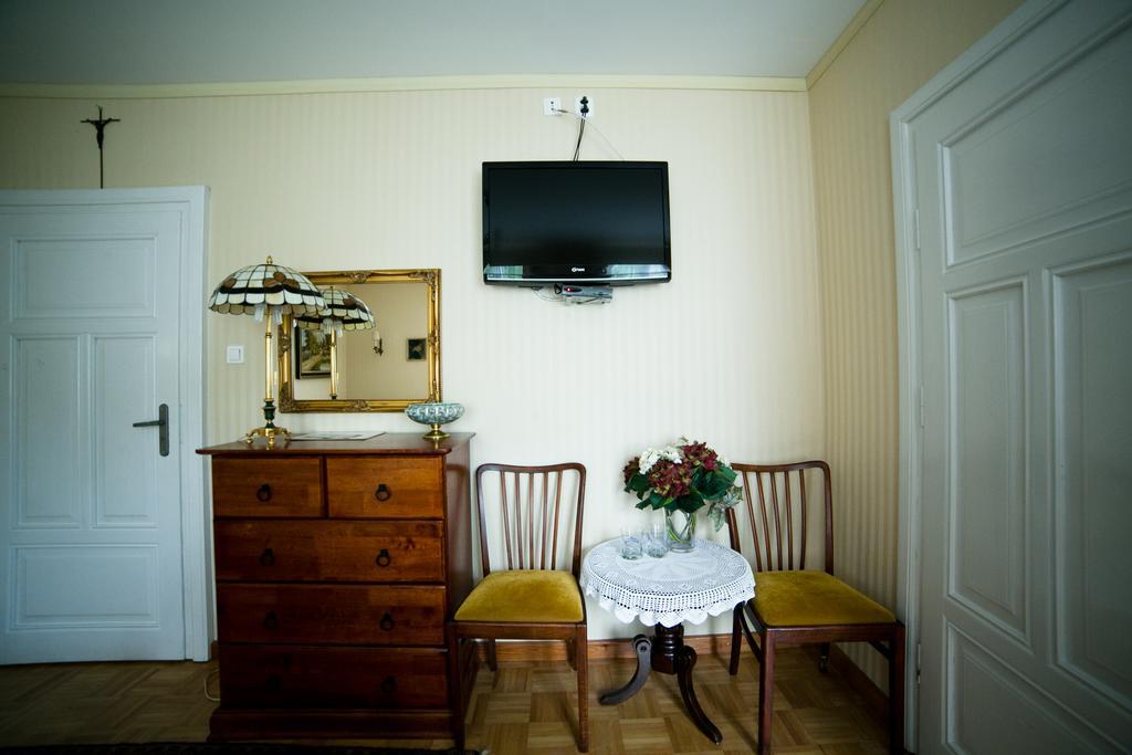 Bed & Breakfast Dworek Ojca Mateusza *