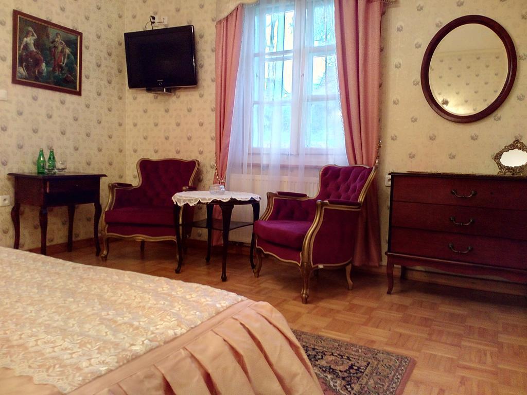 Bed & Breakfast Dworek Ojca Mateusza Sandomierz