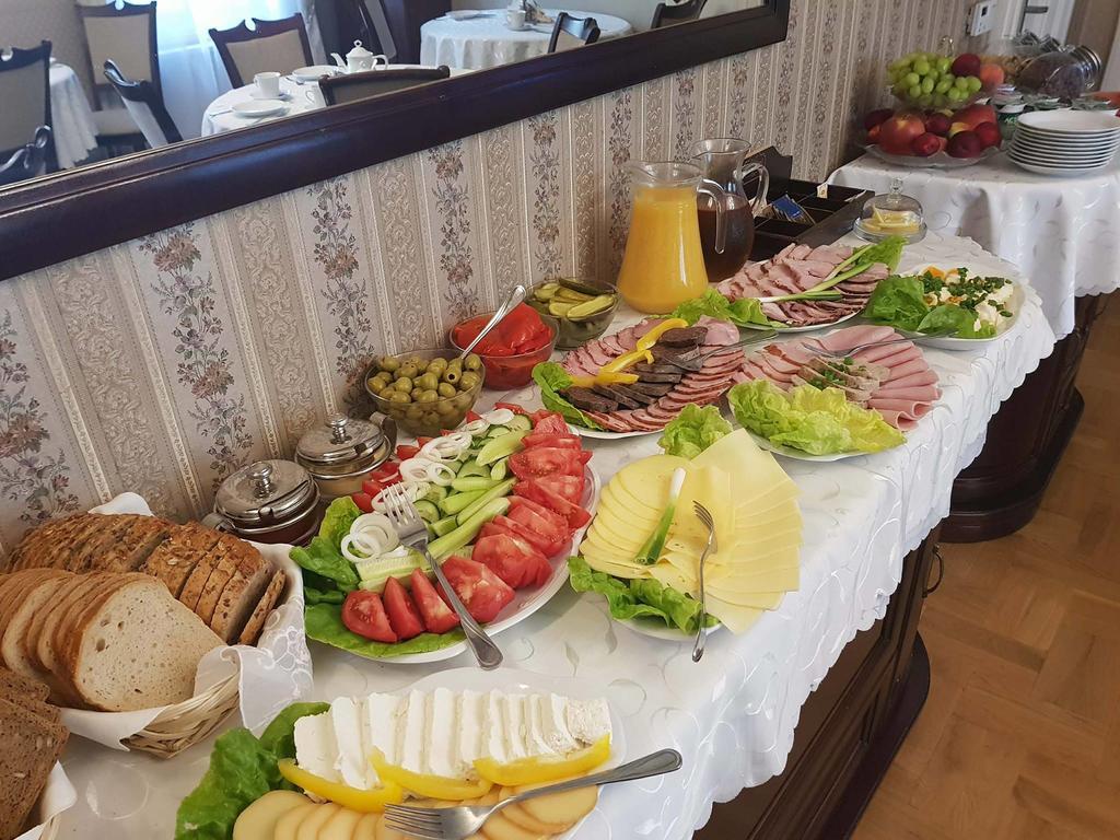 Dworek Ojca Mateusza Bed & Breakfast Sandomierz